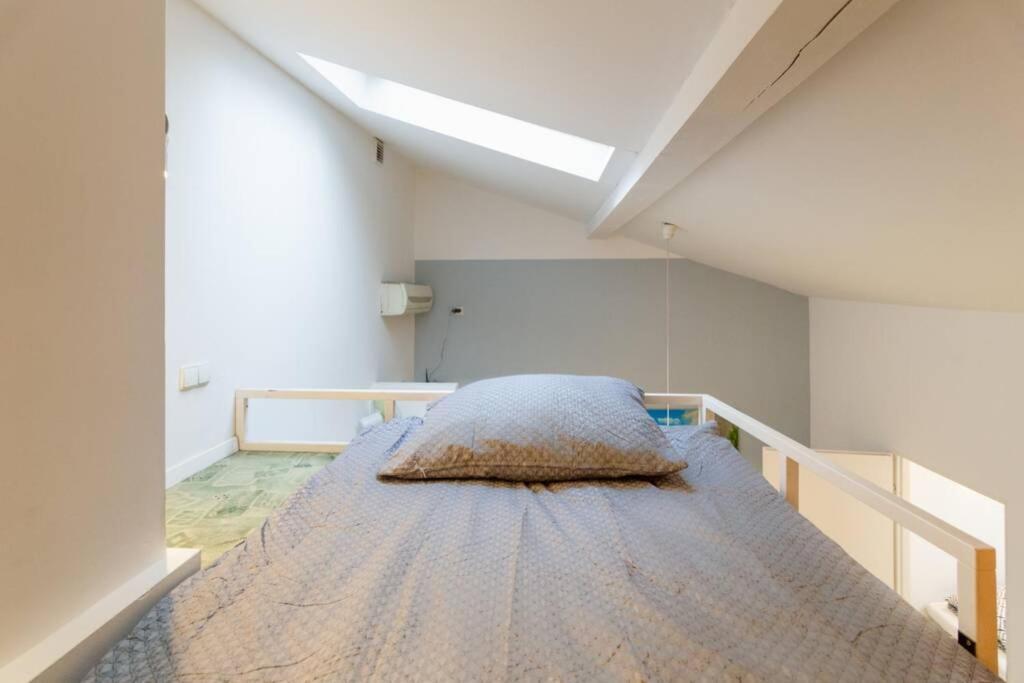 Cupcake 2 Bedroom Loft Apt In Best Location! Краків Екстер'єр фото
